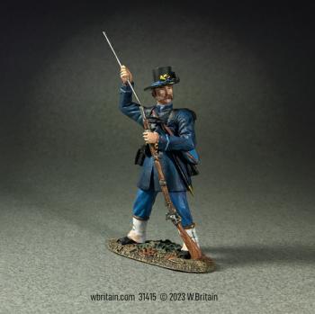 Union Iron Brigade Ramming Cartridge Wearing Gaiters--single figure #3