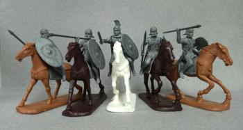 Mounted Roman Auxiliaries (Cohors Equitata)--5 mounted unpainted plastic figures & 5 horse figures #0