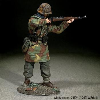 Waffen SS in Italian Camo Standing Firing K-98--single figure #13