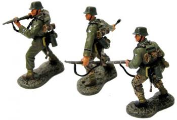 WWII German Infantry--three figures--RETIRED--LAST THREE!! #2