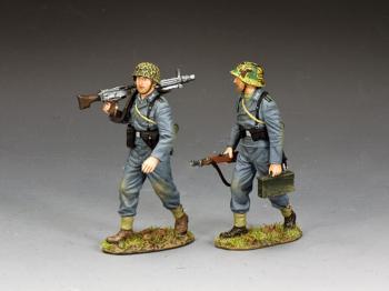 Image of "The MG42 Gun Team"--two Panzer Grenadier figures walking with MG42