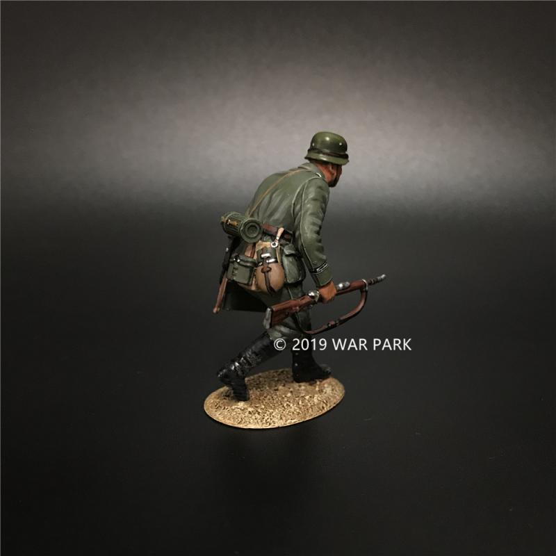 Groß deutschland Soldier Stealthing with MG34 Ammo, Battle of Kursk--single figure #2