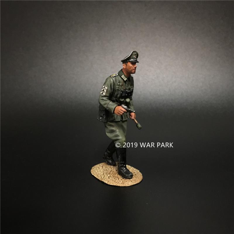Groß deutschland Officer with a Pistol, Battle of Kursk--single figure #1