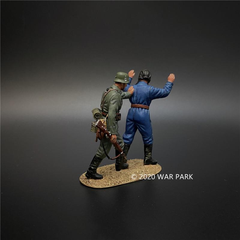 Das Reich SS Soldier Escorting the Captured Soviet Tanker, Battle of Kursk--two figures on single base #3
