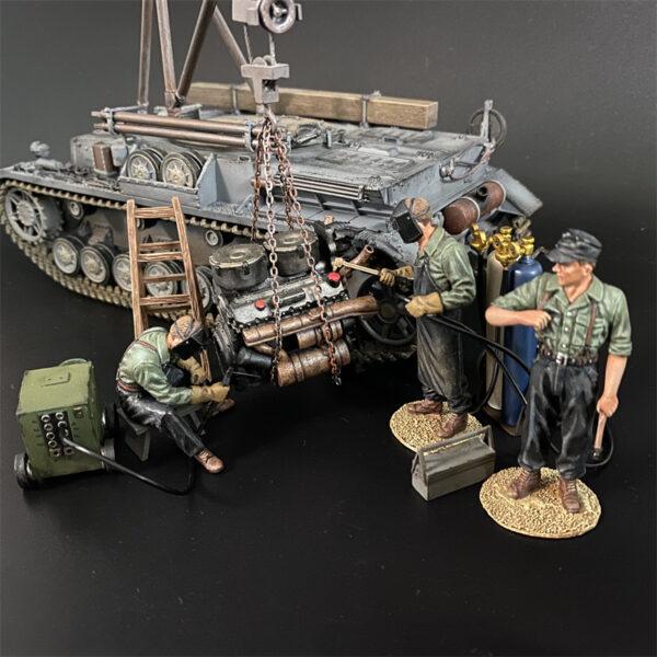Tiger Tank Engine & Ladder & Toolbox--engine, ladder, toolbox, & chain #6
