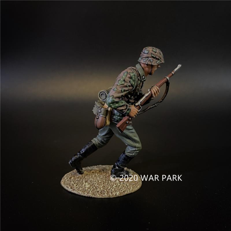 Das Reich SS Soldier Leading the Charge, Battle of Kursk--single figure #5