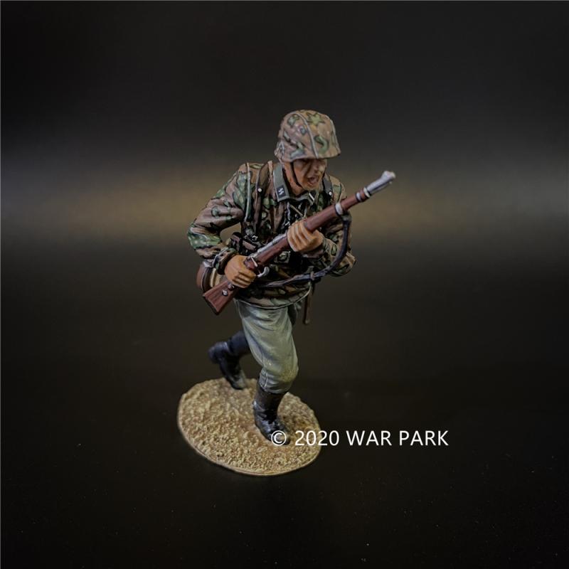 Das Reich SS Soldier Leading the Charge, Battle of Kursk--single figure #1