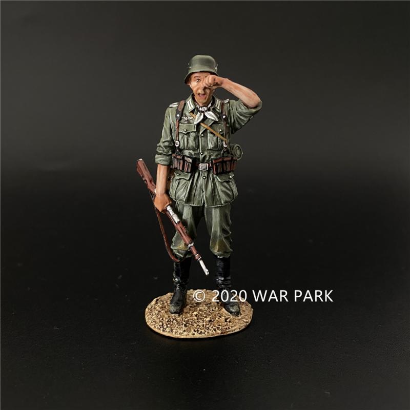 Groß deutschland with a Rifle Wiping Sweat, Battle of Kursk--single figure #1