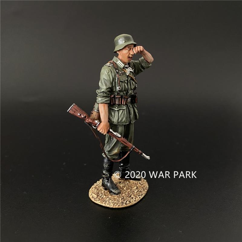 Groß deutschland with a Rifle Wiping Sweat, Battle of Kursk--single figure #3