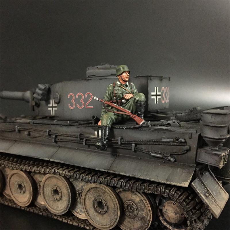 Wehrmacht Tank Rider with 98k Rifle #1, Battle of Kursk--single figure and loose rifle #1