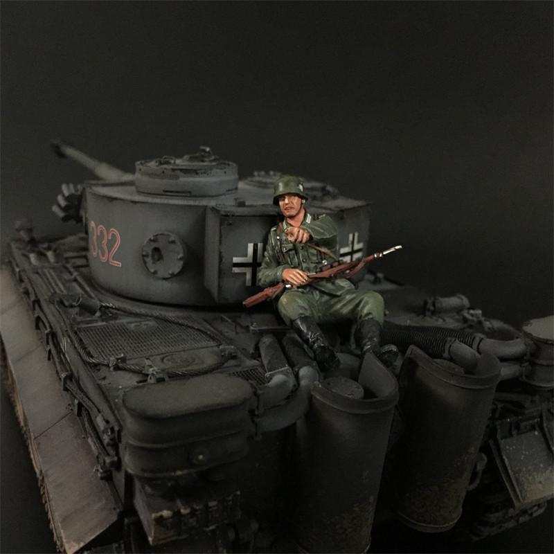 Wehrmacht Tank Rider with 98k Rifle #4 (seated, pointing with left hand), Battle of Kursk--single figure #3