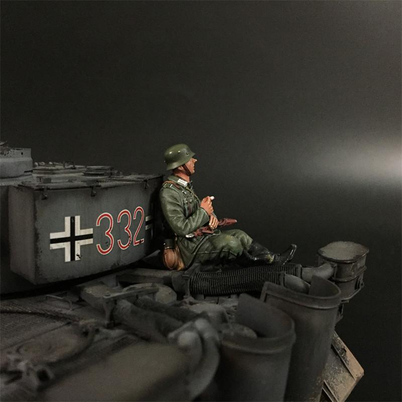Wehrmacht Tank Rider with 98k Rifle #7 (seated, smoking), Battle of Kursk--single figure #3