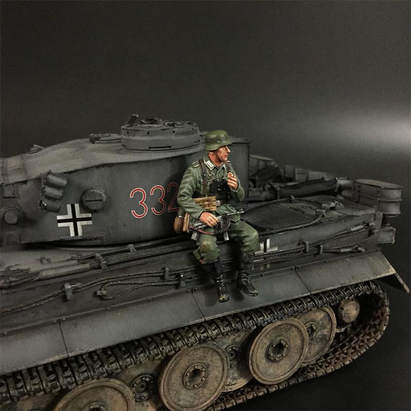 Wehrmacht Tank Rider with MP40 #9 (sitting, smoking), Battle of Kursk--single figure #3