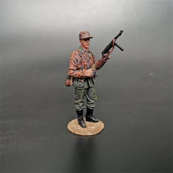 Waffen SS Standing with MP40, Battle of Kursk--single figure Waffen SS Standing with MP40, Battle of Kursk--single figure #46824