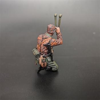 Waffen SS Sniper Kneeling with Telescope, Battle of Kursk--single figure Waffen SS Sniper Kneeling with Telescope, Battle of Kursk--single figure #46827