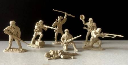 Pioneer Men Set 2 (tan plastic)--7 figures #1