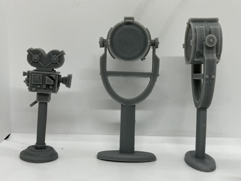 Movie Director and Crew--five figures and five accessory pieces #3