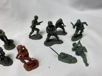 PLASTIC PLATOON VIETNAM LOT! 18 pieces!  - ONE AVAILABLE! #0