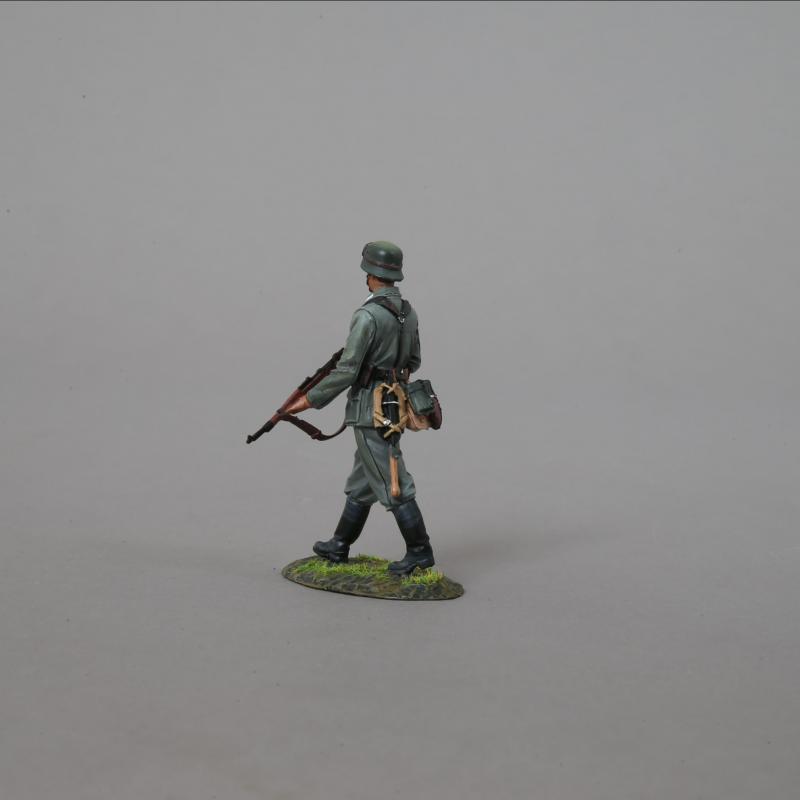 German Heer Soldier Marching with Rifle and Goggles Attached to Helmet--single figure--RETIRED--LAST THREE!! #4