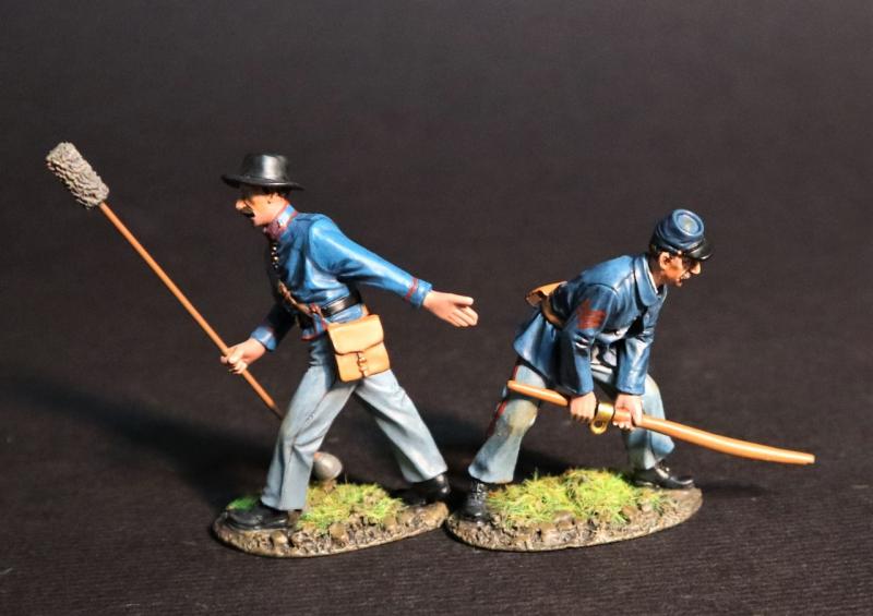 Two Crew Moving Gun (sponger/rammer, lever), 5th U.S. Artillery, The Union Army, The First Battle of Bull Run, 1861, ACW, 1861-1865--two figures #1