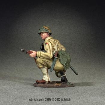 Image of U.S. Armored Infantryman Kneeling Alert, 1943-45--single figure