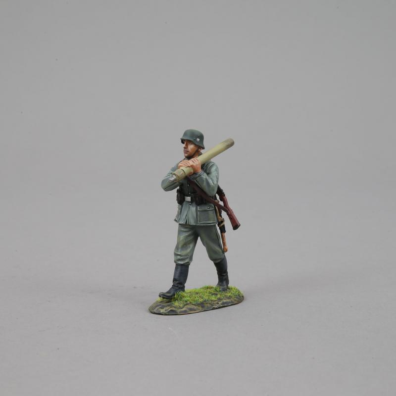 HEER Private, Mortar Tube Carrier, German Heer Marching Mortar Team--single figure #1