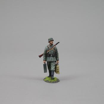 Image of HEER Private Carrying Mortar Base Plate and Ammo Case, German Heer Marching Mortar Team--single figure--FIVE LEFT!!