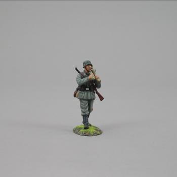 Image of HEER Private Carrying Mortar Legs, German Heer Marching Mortar Team--single figure--RETIRED--THREE IN STOCK!!