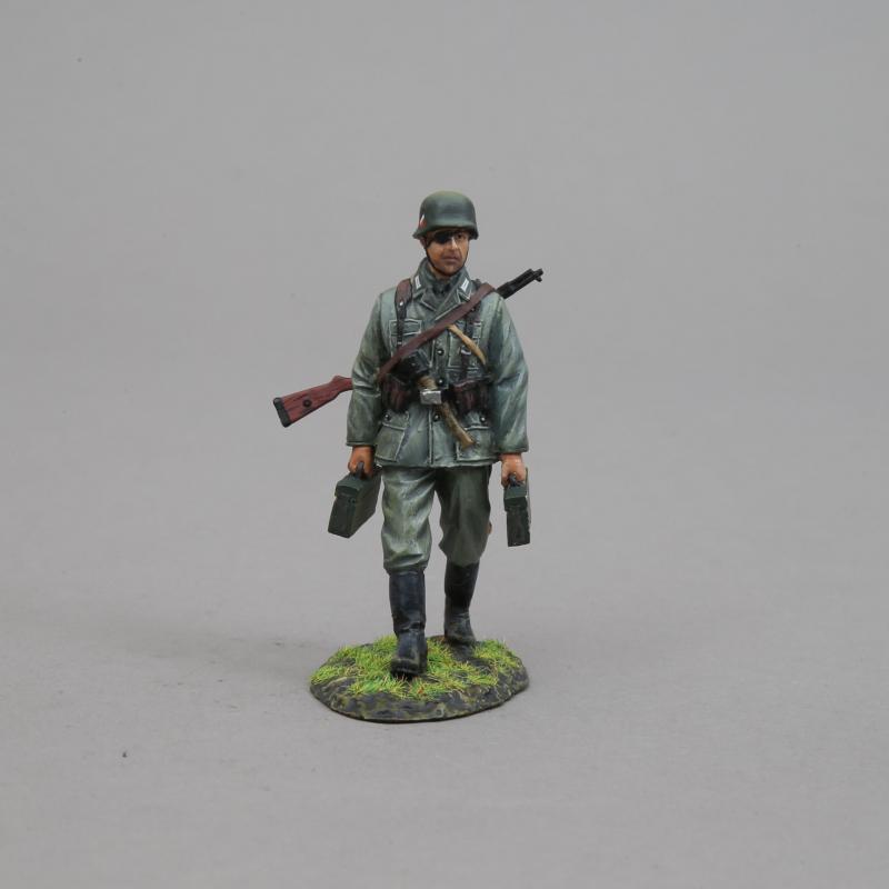 HEER Private Carrying MG Ammo Cases, German Heer Marching Mortar Team--single figure #2