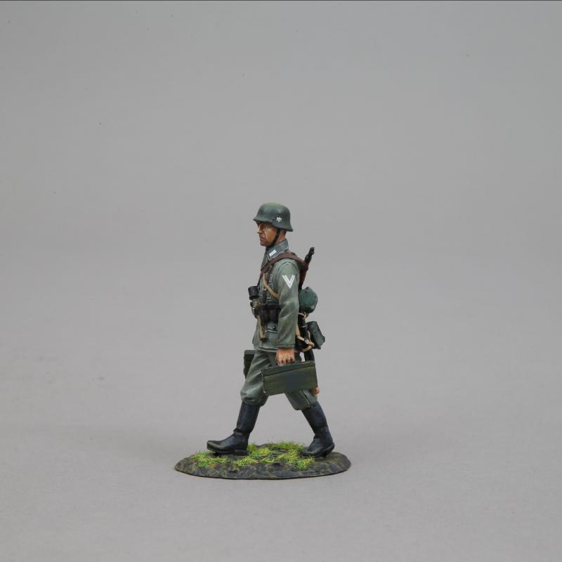HEER NCO Carrying MG Ammo Cases, German Heer Marching Mortar Team--single figure #1