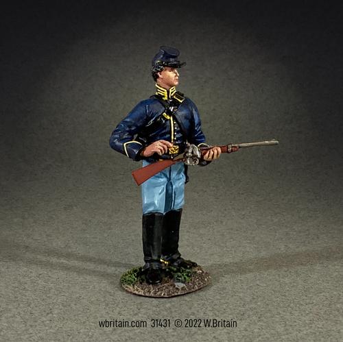 Union Dismounted Cavalry Trooper Loading Carbine, No.2--single figure #1