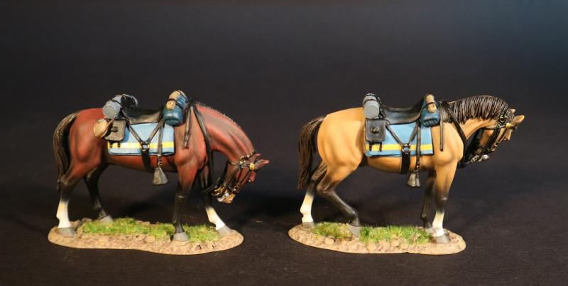 Two United States Cavalry Horses (tan looking forward, red-brown looking down), United States Cavalry, The Battle of the Rosebud, 17th June 1876, The Black Hill Wars 1876-1877--two horse figures #1
