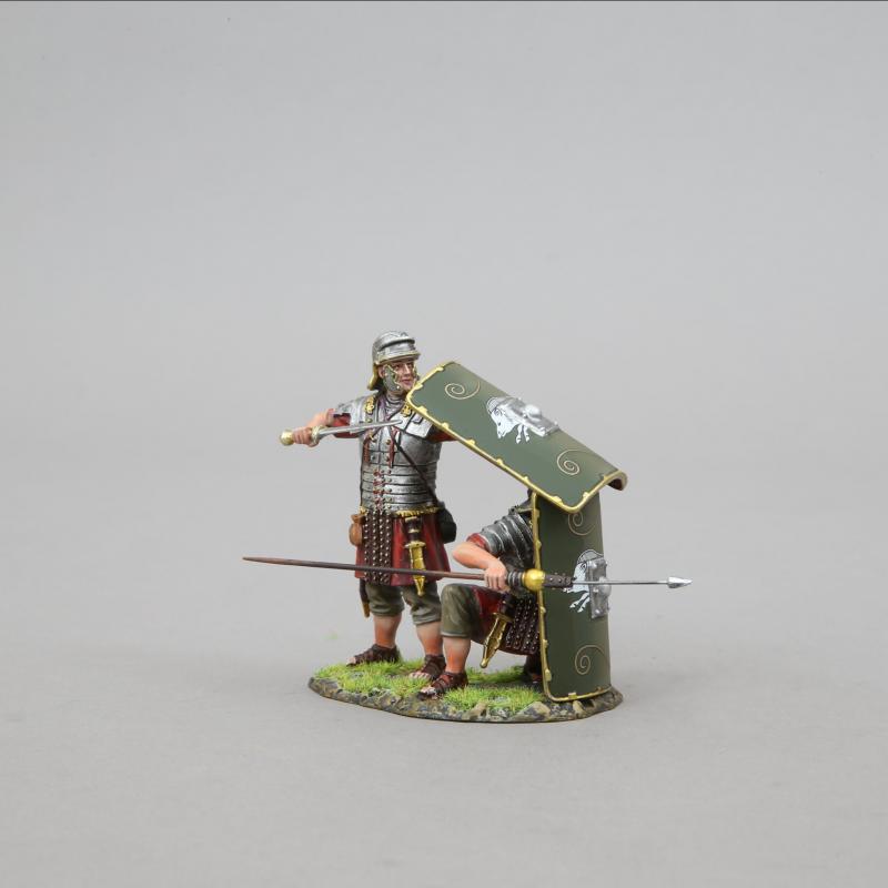 Roman Repelling Cavalry Part 2--Kneeling Legionnaire with Pilum and standing legionnaire with Gladius (19th Legion green shield)--two figures on single base--ONE IN STOCK! #1