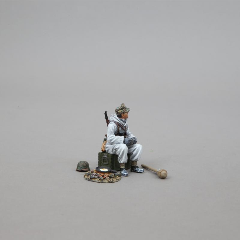 Breakfast Time--seated SS Trooper frying eggs (winter camo)--single seated figure, cooking fire, helmet, & RPG--RETIRED--LAST ONE!! #2