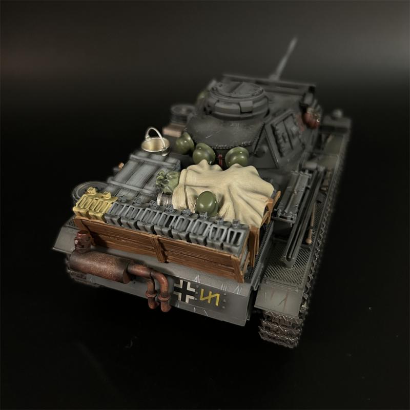 Panzer III Stock Set C--stowage (including jerry cans), helmets, kettles, water bucket #2