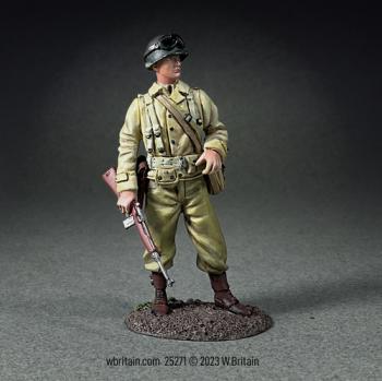Image of U.S. Armored Infantry Company Officer with M1 Carbine--single figure