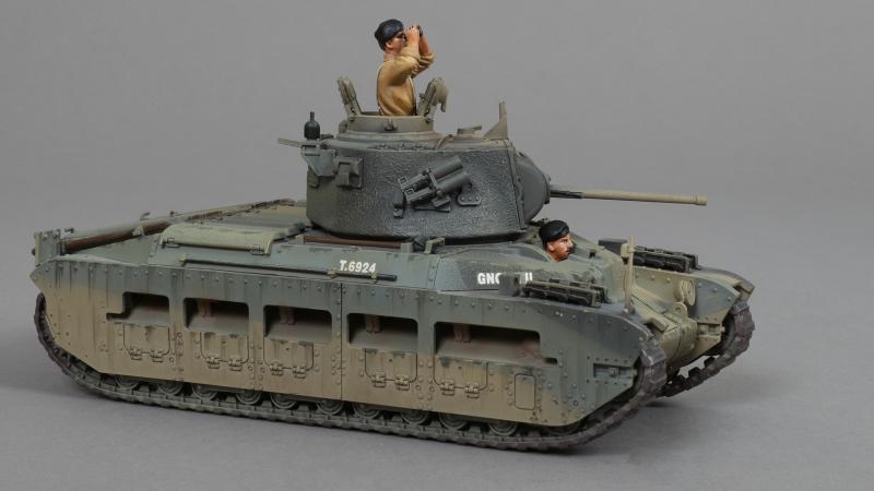 T.6924 GNOME III, 7 RTR, Matilda II Tank [Queen of the Desert]--tank and two crew figures #1