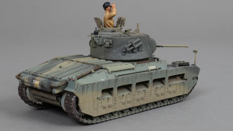 T.6924 GNOME III, 7 RTR, Matilda II Tank [Queen of the Desert]--tank and two crew figures #4