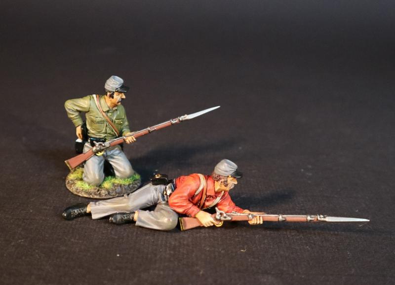 Two Infantrymen, 4th Virginia Regiment, First Brigade, The Army of the Shenandoah, The First Battle of Manassas, 1861, ACW 1861-1865--two figures (kneeling loading (green shirt), lying leaning on left elbow and readying to fire (red shirt)) #1