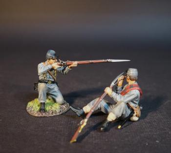 Image of Two Infantrymen (kneeling firing, sitting ramming (grey)), 4th Virginia Regiment, First Brigade, The Army of the Shenandoah, The First Battle of Manassas, 1861, ACW 1861-1865--two figures Image of Two Infantrymen (kneeling firing, sitting ramming (grey)), 4th Virginia Regiment, First Brigade, The Army of the Shenandoah, The First Battle of Manassas, 1861, ACW 1861-1865--two figures