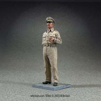 Image of U.S. General Douglas MacArthur, 1945--single standing figure