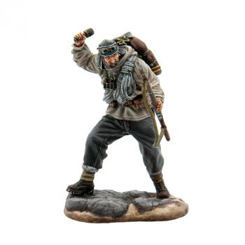 Image of Russian Mountain Troop Throwing Grenade, The Battle of Stalingrad--single figure