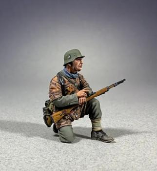 Image of Waffen SS Grenadier Advancing Cautiously, 1942-45--single kneeling figure