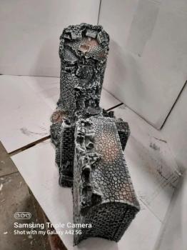 Image of Nottingham Castle Damaged Straight Wall & Turret (foam)--21.25 in. x 10 in.--single piece--AWAITING RESTOCK.