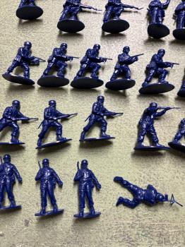 Image of Airfix Reissues - German Fallshirmjaegers  - 37 figures