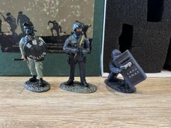Police SWAT, set 4, Elite Forces--three figures--RETIRED--LAST TWO!! Police SWAT, set 4, Elite Forces--three figures--RETIRED--LAST TWO!! #9242
