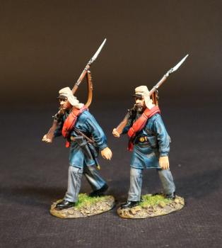 Two Militiamen (one bearded; one clean-shaven), 1st Regiment, Rhode Island Detached Militia, The First Battle of Bull Run, 1861, The American Civil War, 1861-1865--two advancing figures wearing kepi and hed scarves Two Militiamen (one bearded; one clean-shaven), 1st Regiment, Rhode Island Detached Militia, The First Battle of Bull Run, 1861, The American Civil War, 1861-1865--two advancing figures wearing kepi and hed scarves #51704