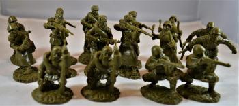 WWII Russian Infantry in Winter Uniforms--16 figures in 8 poses, Dark Olive Green WWII Russian Infantry in Winter Uniforms--16 figures in 8 poses, Dark Olive Green #11544