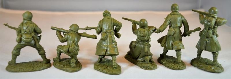 "Fire Support"--WWII U.S. GI's (European Theatre)--16 figures in 8 Poses, 2 MG, 2 Mortars, OD Green #4
