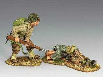 Image of Alive & Dead--Crouching G.I. and Dead German--RETIRED--LAST ONE!!